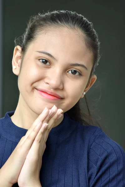 Belle Diversité Adolescente Prière féminine — Photo