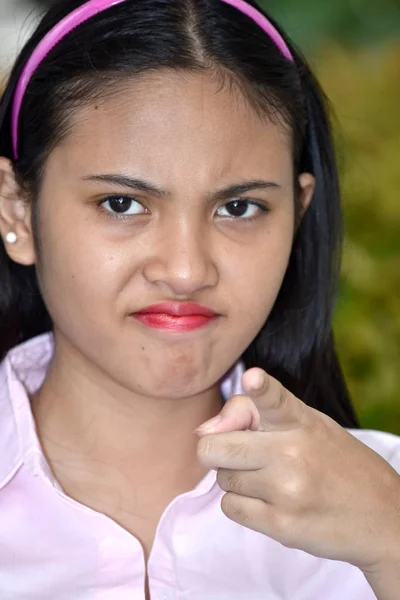 Vackra olika tonåring flicka och ilska — Stockfoto