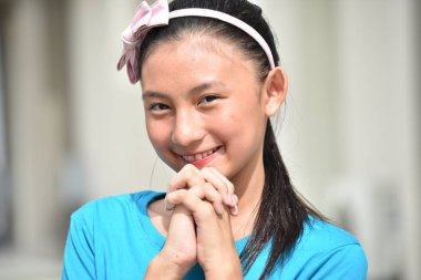 Pretty Azınlık Kadın Dua