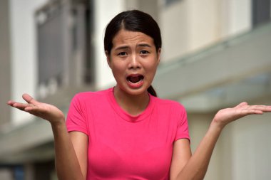 Genç kadın bir karar verme