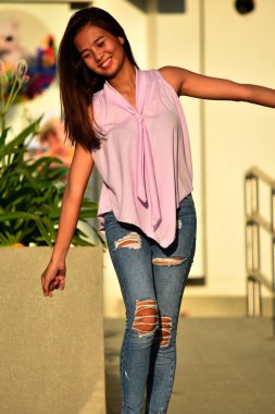 Bir eğlenceli Filipina Woman