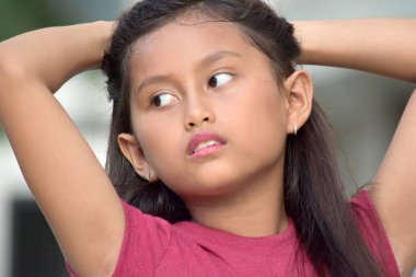 Güzel çeşitli çocuk Istirahat