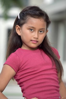 Güzel bir kadın ara