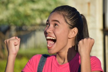 başarılı bir genç kadın