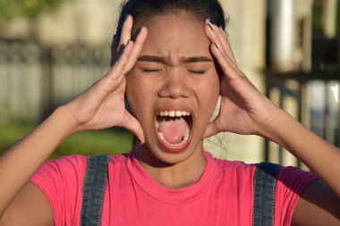 Stresli bir Filipina kişi