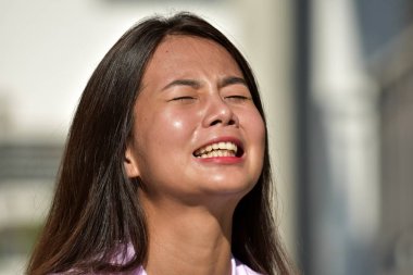 Filipina yetişkin kadın merak