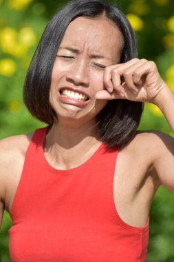 Tearful güzel Asya kişi