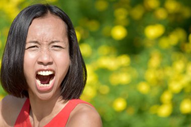 Üzgün güzel Asya kişi