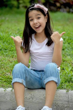 Bir erkek eğleniyor