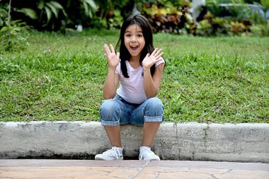 Şirin Filipina kişi şaşırttı