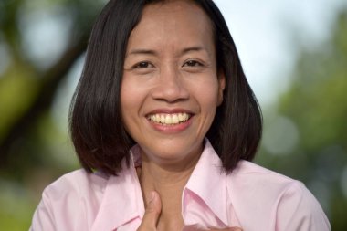 Genç Kadın Ve Takdir