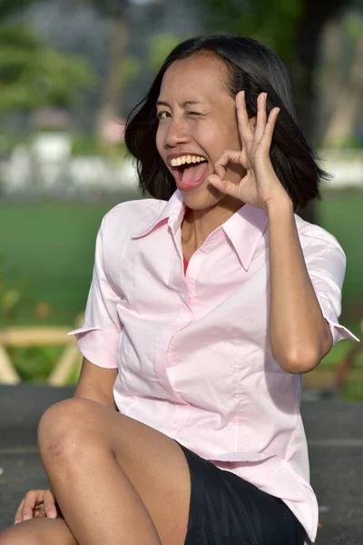 Ok bela filipina adulto feminino — Fotografia de Stock