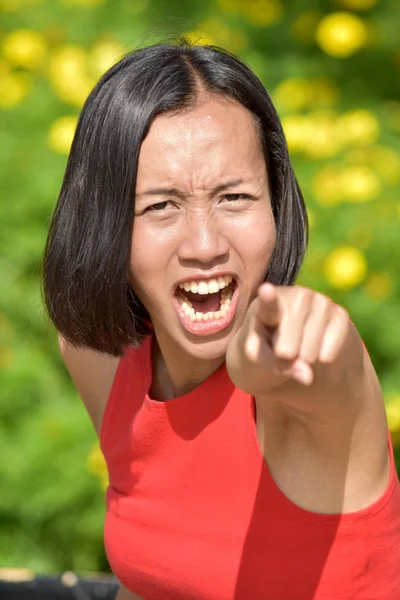 若々しい多様な女性と怒り — ストック写真