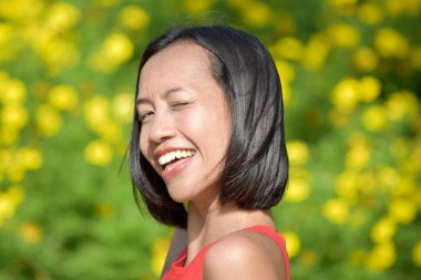 Genç azınlık erkek göz kırpıyor