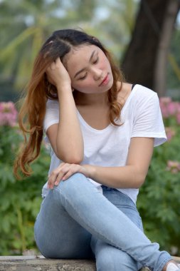 Endişe verici çeşitli yetişkin kadın