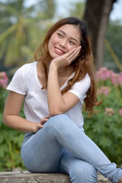 Güzel Azınlık Yetişkin Kadın Bir Karar Veriyor