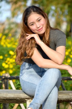 Uzun saçlı yetişkin kadın