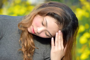 Güzel Azınlık Kadın ve Üzüntü