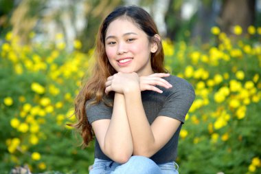 Oldukça Çekici Azınlık Kadın