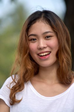 Gülümseyen bir farklı erkek