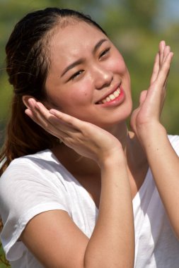 Sürpriz bir kadın kadın