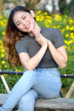 Dua Çekici Çeşitli Yetişkin Kadın