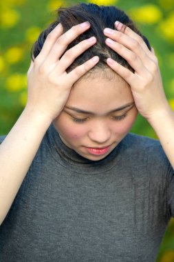 Stresli bir Filipina kişi