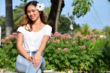 Mutlu Güzel Bir Kişi