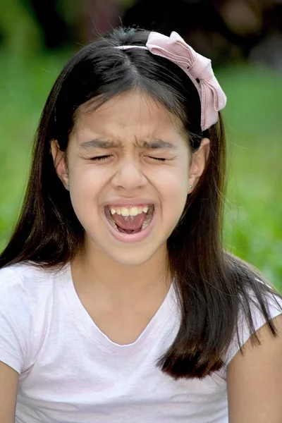 Endişeli Petite Asya Kadın Ergen