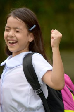 A Proud farklı kişi