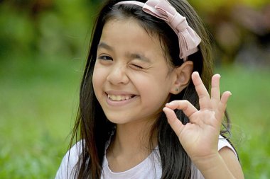 Tamam Güzel Azınlık Kız