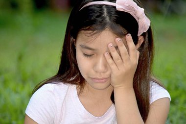 Genç Filipinli Tween Ve Üzüntü