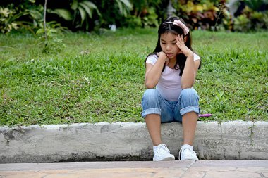 Pretty Çeşitli Ergen Kötü Sağlık