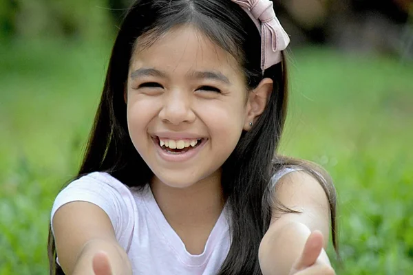 Filipina weiblich und glück — Stockfoto