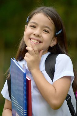 Kitaplar ile Düşünceli Farklı Kişi