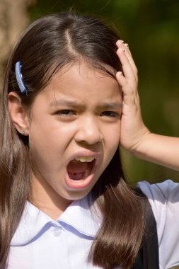 Katolik Filipinli Kız Öğrenci Ve Anksiyete