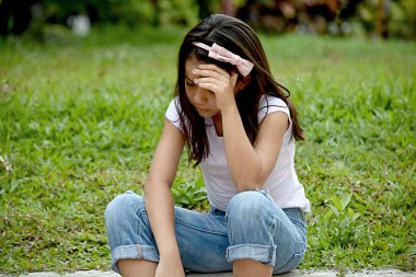 Bir kız ve üzüntü