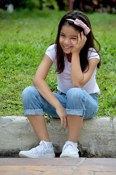 Uma menina feliz criança — Fotografia de Stock