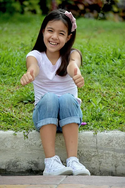 Mutlu bir Asya kişi