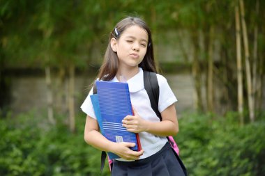 Winking Pretty Çeşitli Kız Öğrenci Üniforma giyen