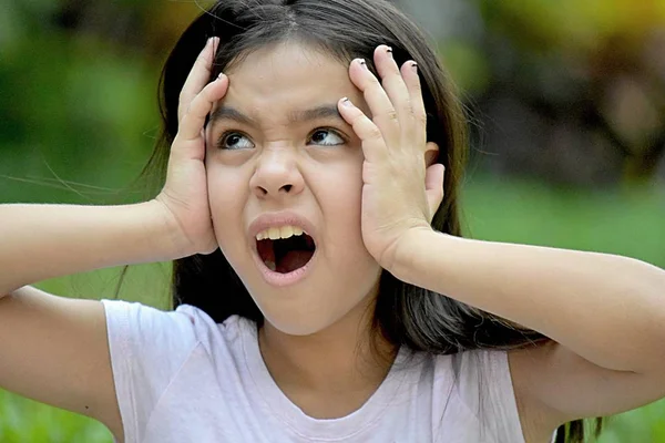 Bir Ürkmüş Kız Gençlik