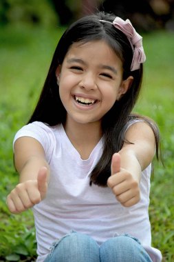 Asyalı kız ve mutluluk