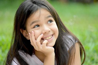 Bir Kız Çocuk Merak