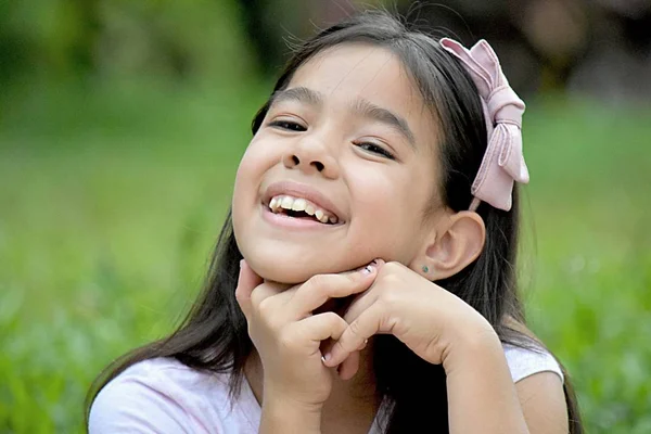 Sorrindo Filipina menina criança — Fotografia de Stock