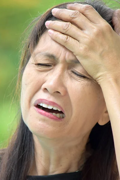 Unutkan Büyük Azınlık Kadın Kıdemli Büyükanne