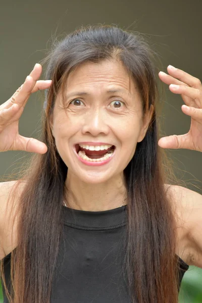 焦虑的亚洲女人 — 图库照片