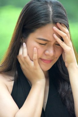 Genç azınlık yetişkin kadın stres altında