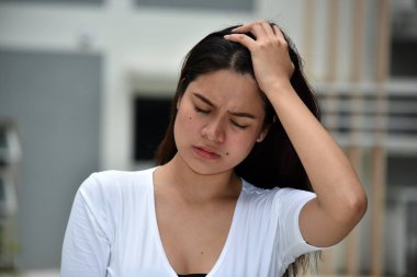 Karışık Genç Asyalı Kişi