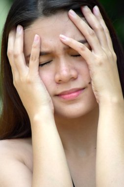 Stresli Bir Asyalı Yetişkin Kadın