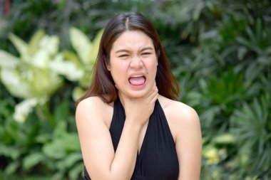 Boğucu Güzel Asyalı Kadın